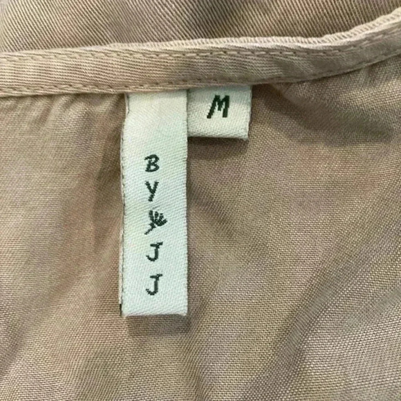 ⭐️ New with tags By JJ tan soft tank top in size medium - Picture 3 of 5